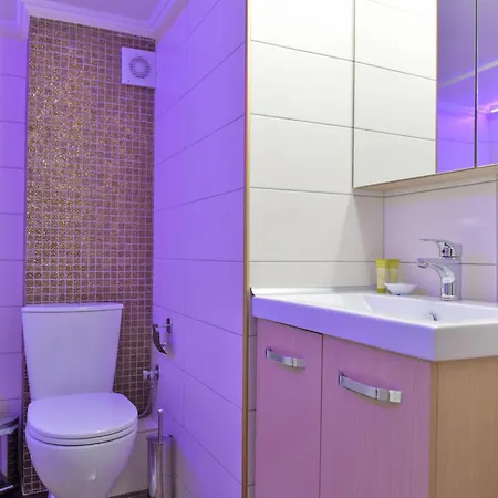 Poli's Luxury @ N. Moudania *