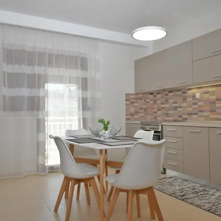 Apartment Poli's Luxury @ N. Moudania *