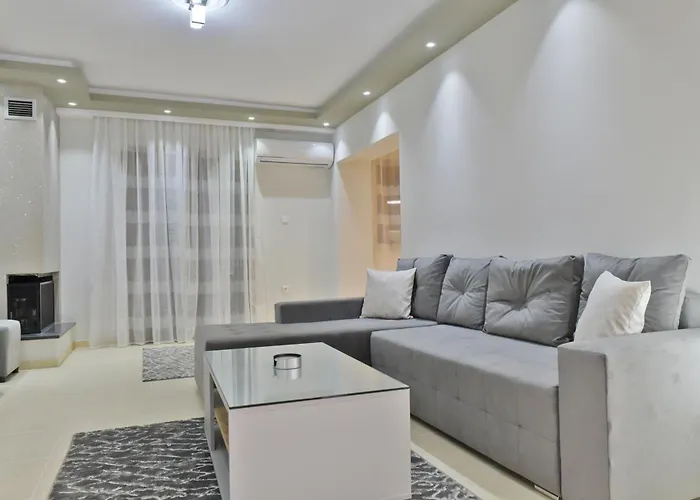 Poli's Luxury @ N. Moudania *